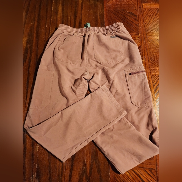 FIGS Scrubs M TOP/Sm Reg BOTTOM - Picture 2 of 6